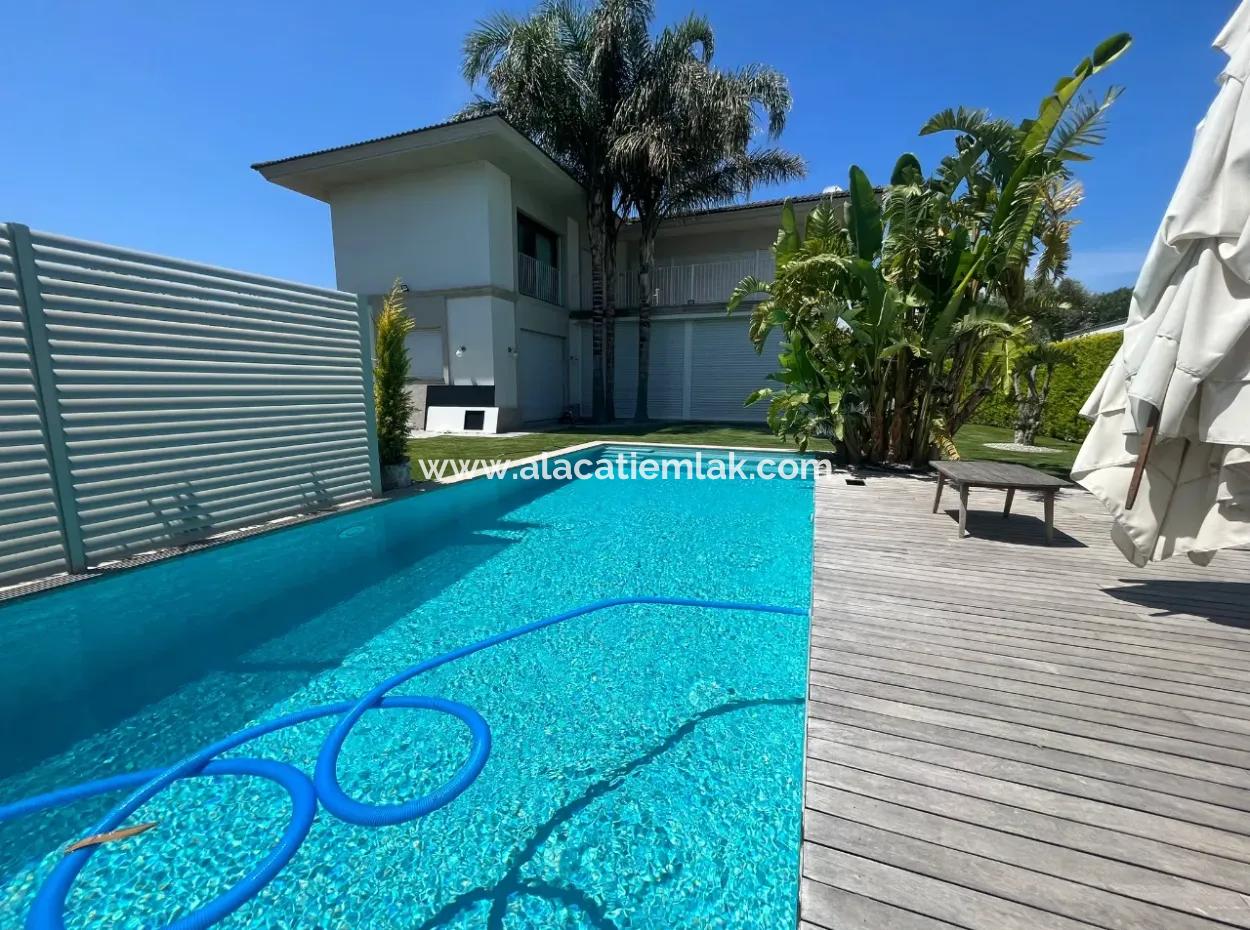 Detached Mansion For Monthly Rent In Çeşme Mamurbaba