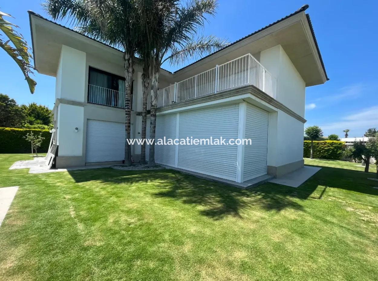 Detached Mansion For Monthly Rent In Çeşme Mamurbaba