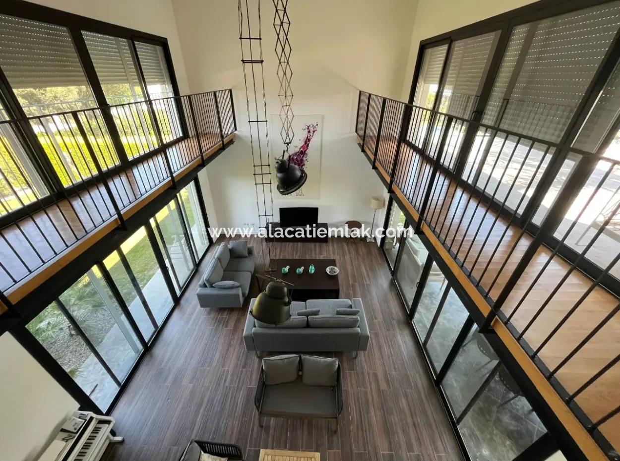 Detached Mansion For Monthly Rent In Çeşme Mamurbaba