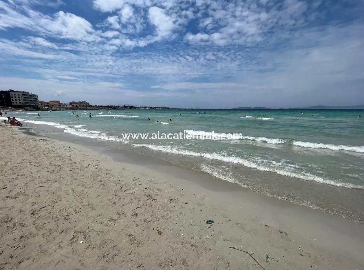 Detached House For Rent At The Seafront In Çeşme Ilica