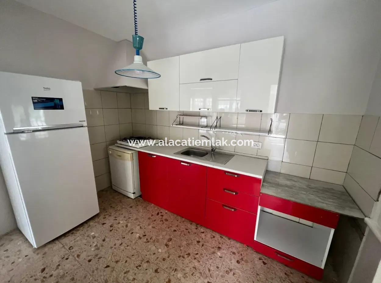 Detached House For Rent At The Seafront In Çeşme Ilica