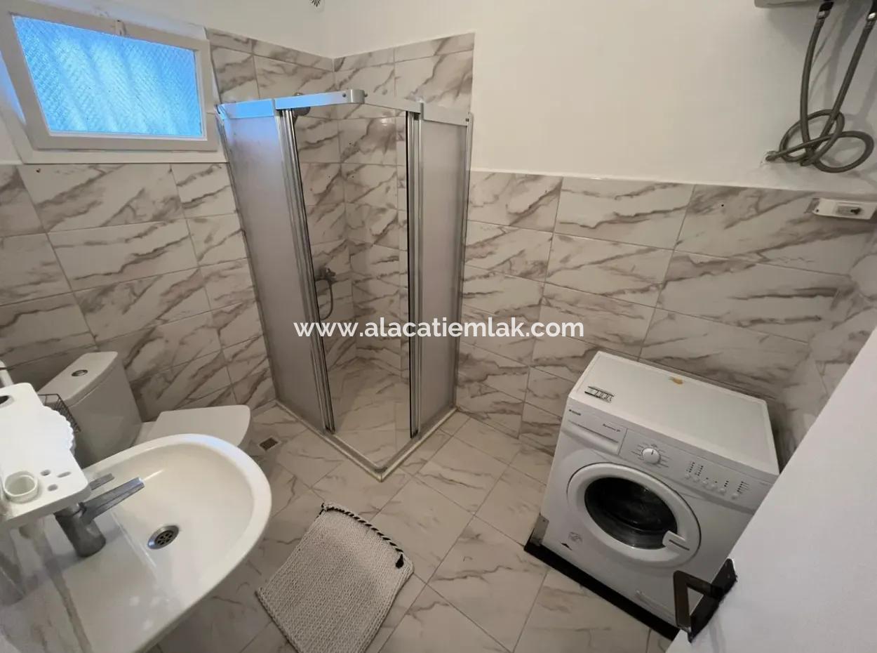 Detached House For Rent At The Seafront In Çeşme Ilica