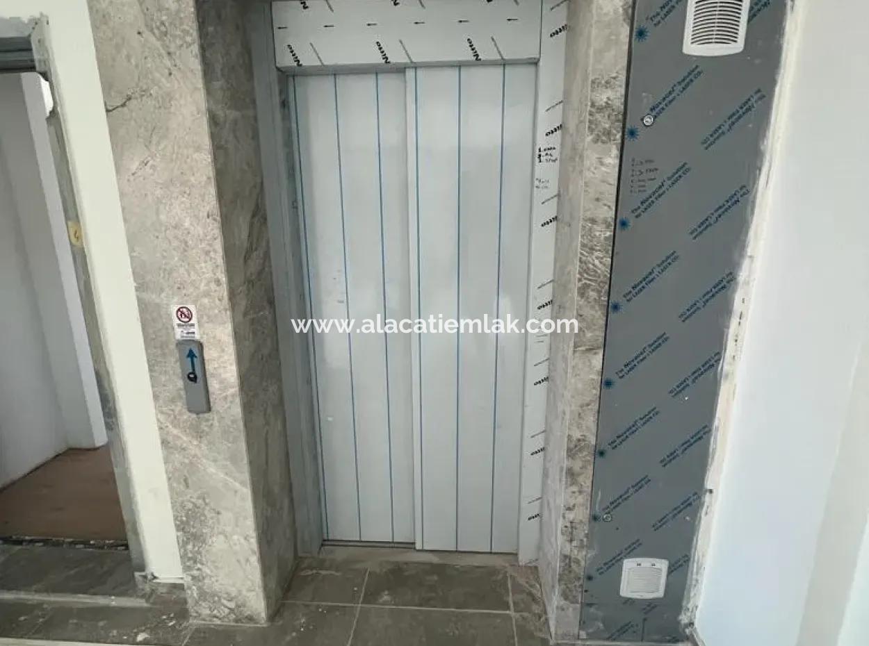 Sea Manz In The Center Of Cesme. Zero Residence Apartment For Sale