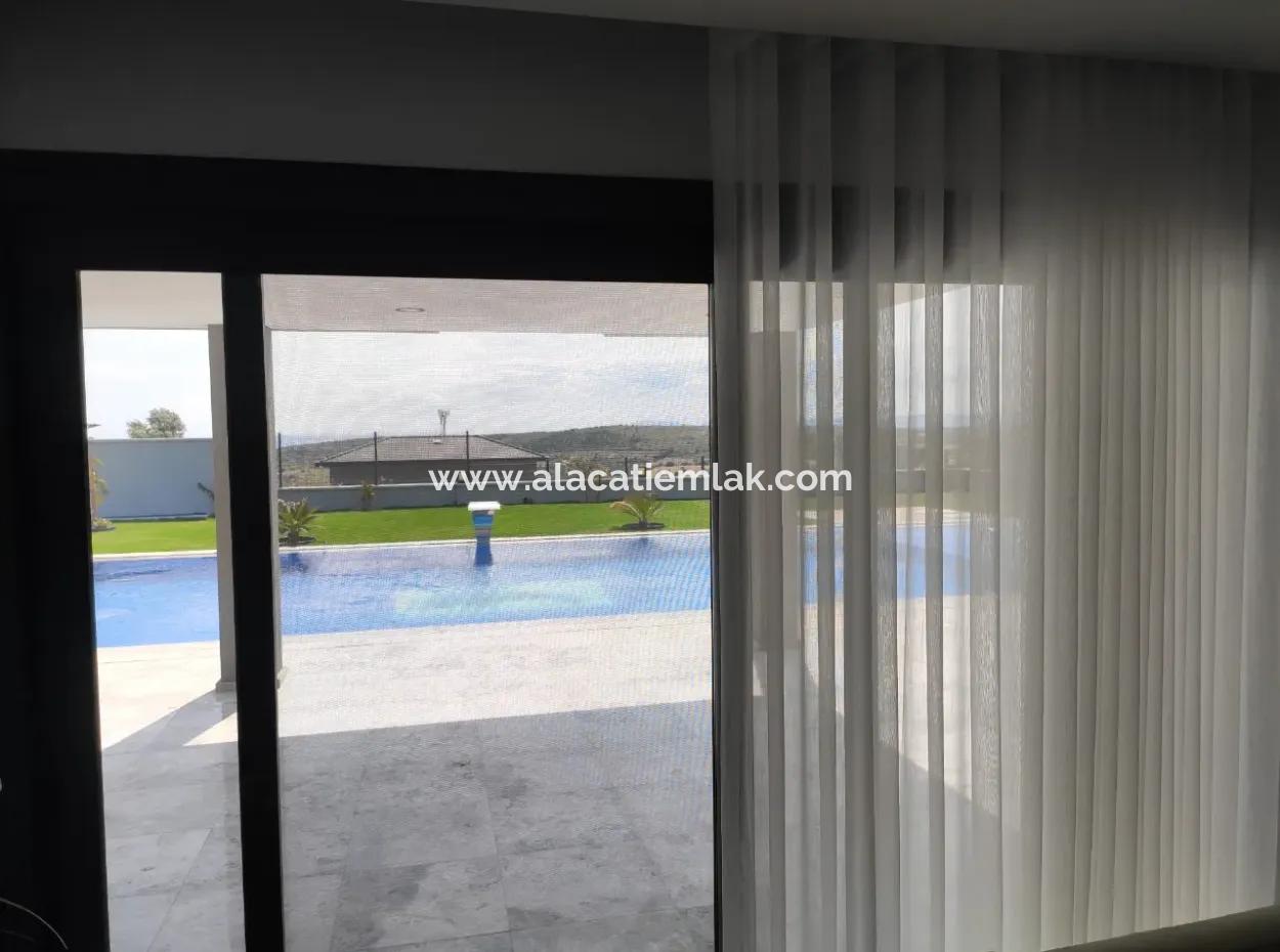 For Sale In Cesme Ovacik 6 2 Luxruy Detached Villa With Modern Pool