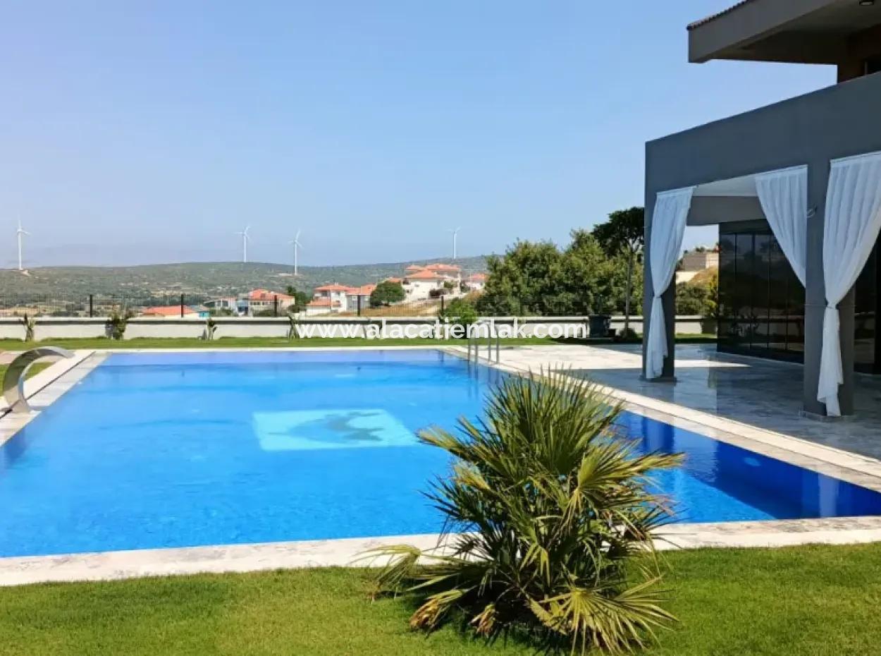 For Sale In Cesme Ovacik 6 2 Luxruy Detached Villa With Modern Pool