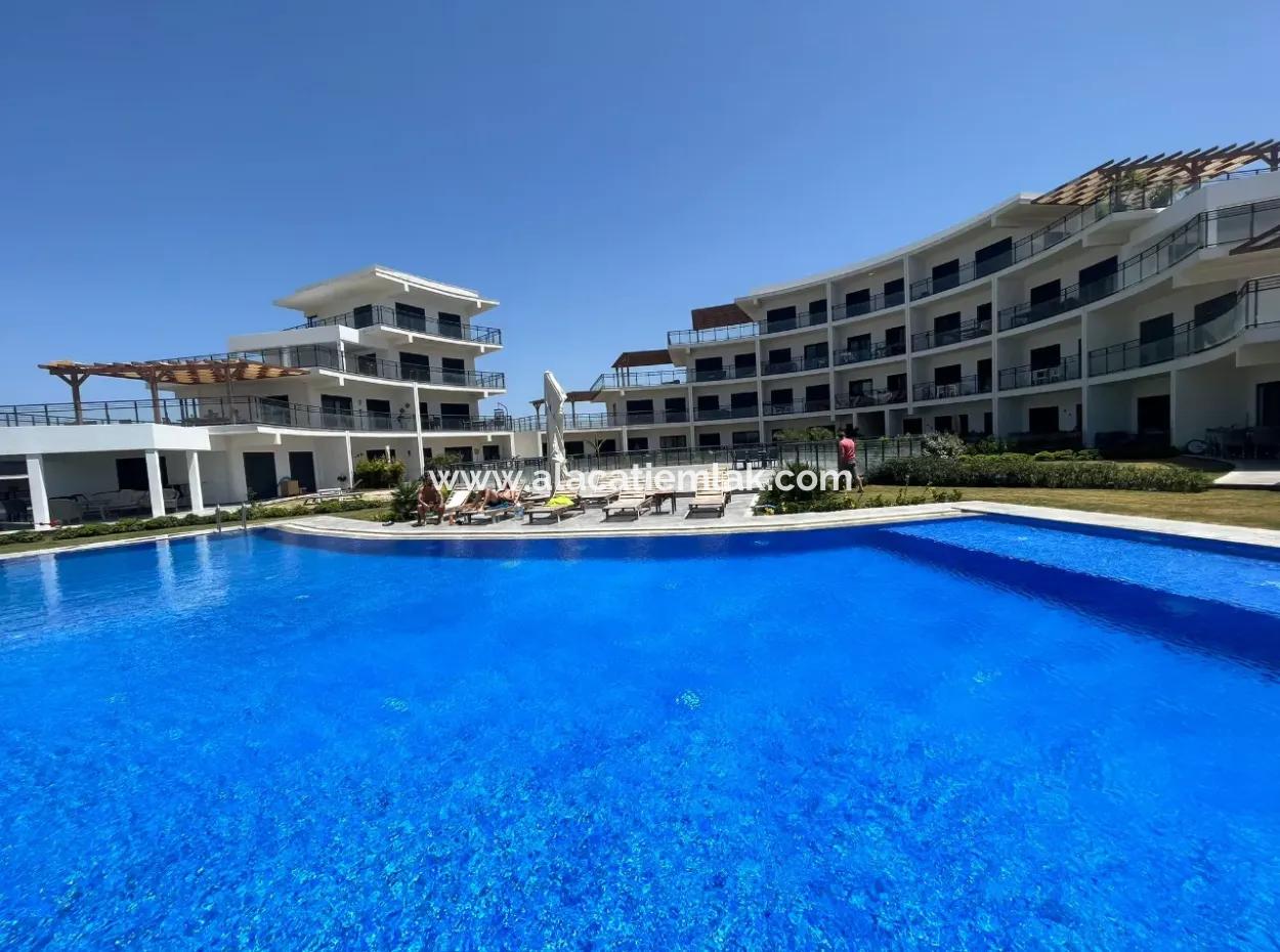 Full Sea Manz At Çeşme Ayasaranda. 2 In 1 Residence Apartment With Terrace