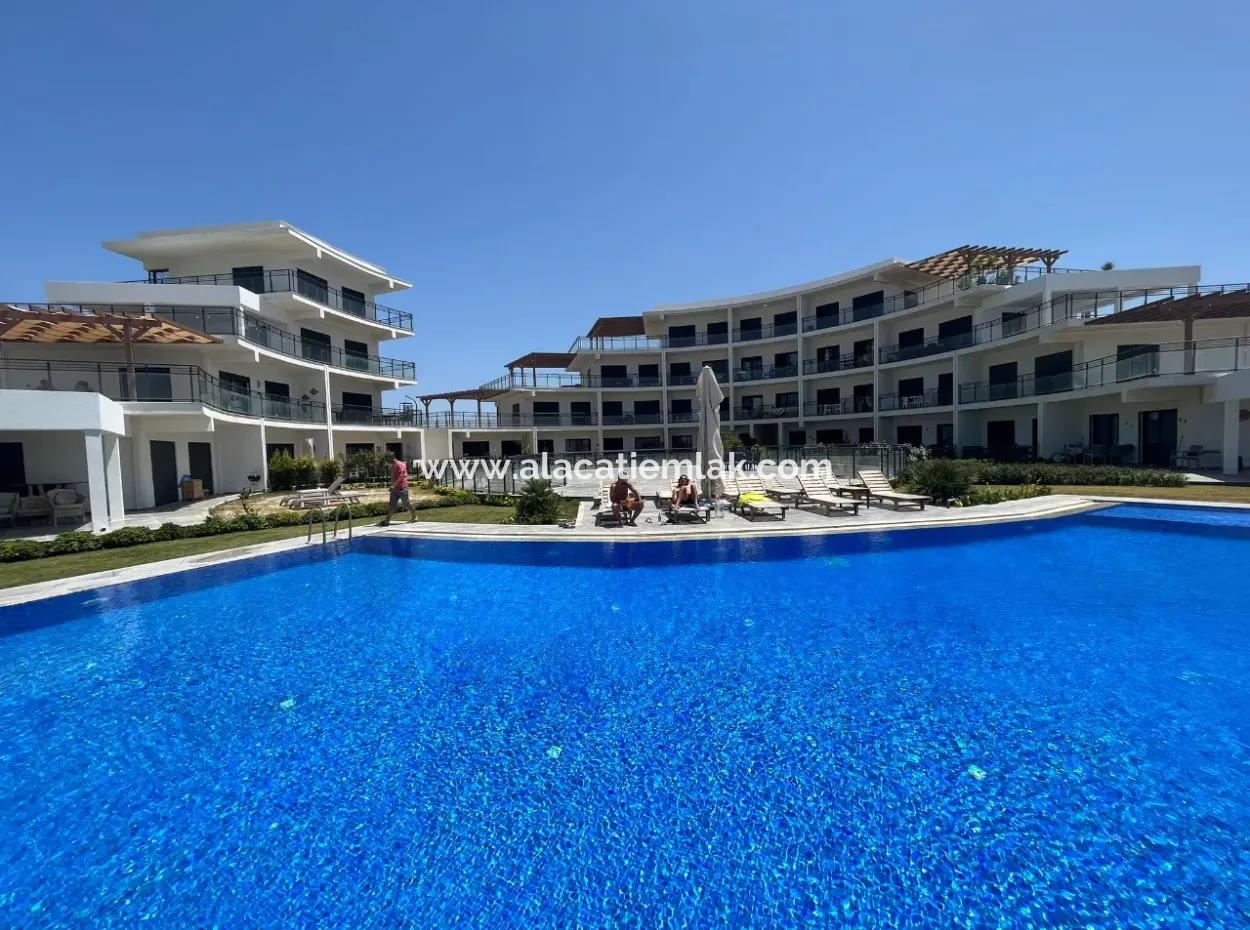 Full Sea Manz At Çeşme Ayasaranda. 2 In 1 Residence Apartment With Terrace