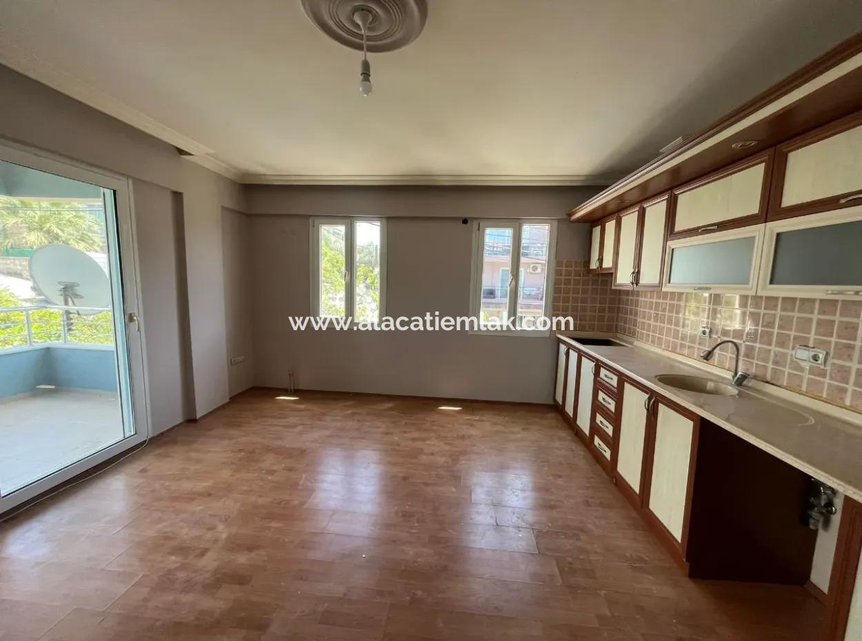 Arakat 2 1 Apartment With Balcony Close To Cesme Central Marina