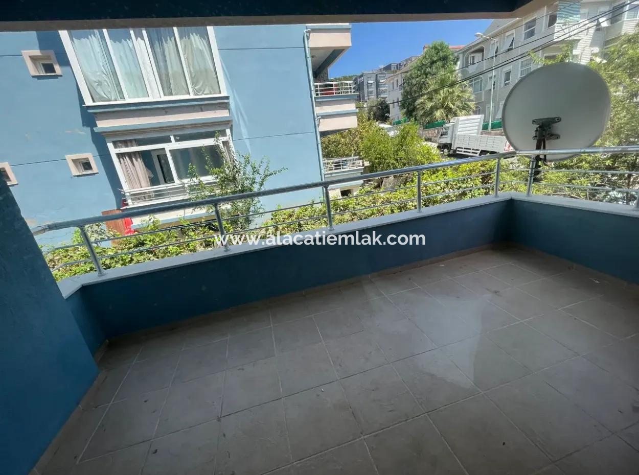 Arakat 2 1 Apartment With Balcony Close To Cesme Central Marina