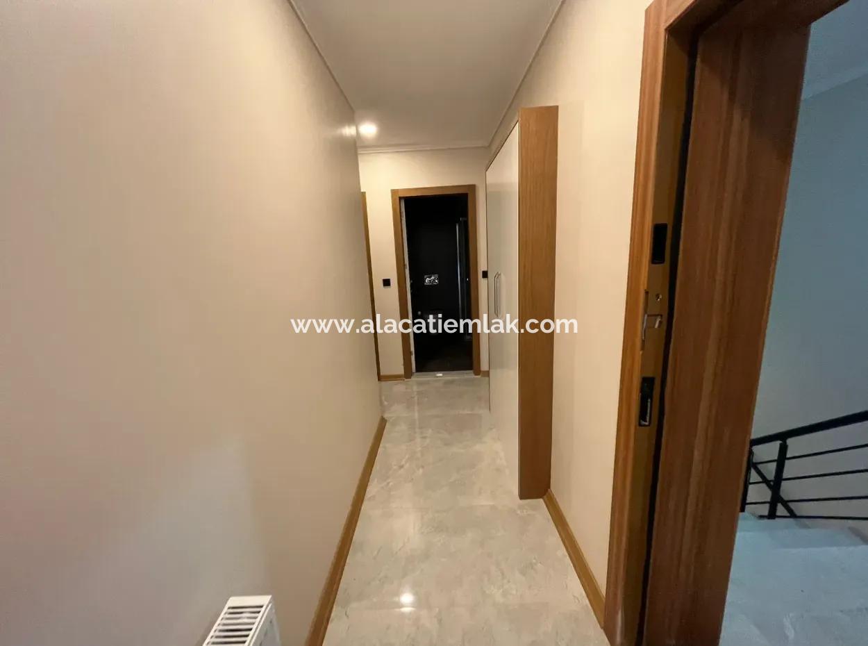 3 1 Apartment With Zero Barbecue For Sale In Cesme Ciftlikoy