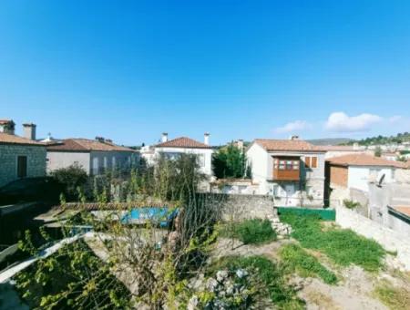 Greek House Suitable To Be A Hotel For Sale In Alacati Hacimemis