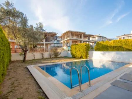 Seasonal Rental Villa With Pool Close To Cesme Ayayorgi