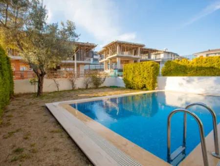 Seasonal Rental Villa With Pool Close To Cesme Ayayorgi