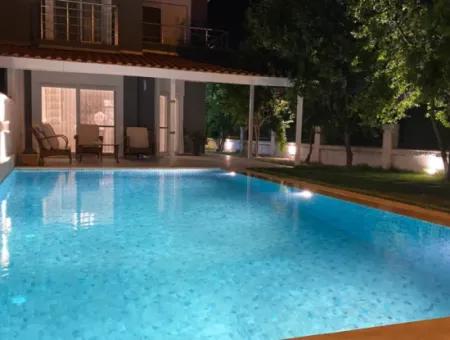 Alacati Çamlik Road Monthly Rental Pool 4 1 Villa