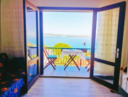 Apartment With Full Sea View In Çeşme Paşalimani