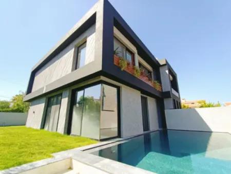 Zero Villa With Single Detached Pool For Sale In Çeşme Alacati