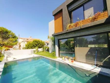 Zero Villa With Single Detached Pool For Sale In Çeşme Alacati