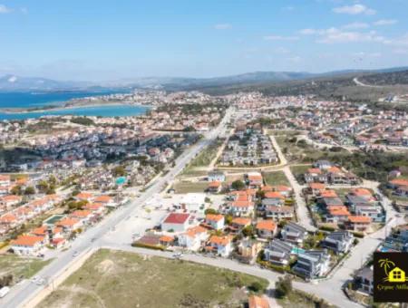 Land With Twin Residences For Sale In Çeşme Şifne