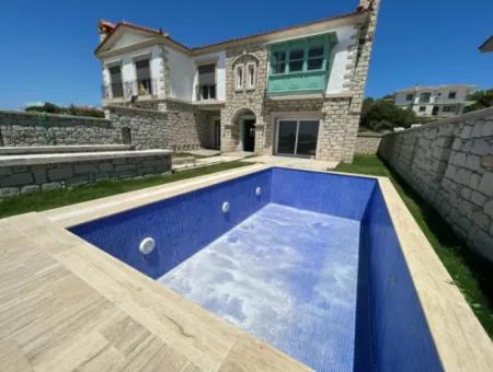 Stone Villa With Zero Pool For Sale In Çeşme Alacati