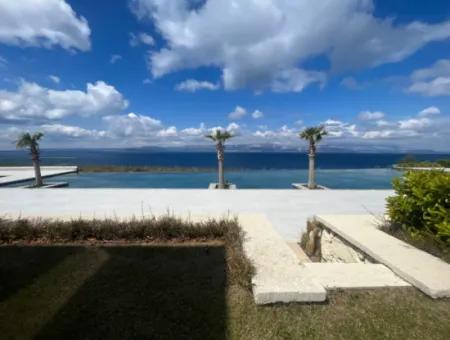 Apartment With Infinity Pool For Sale In Cesme Ayasaranda 2 1 Garden