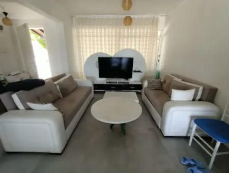 Villa With Shared Pool For Seasonal Rent In Çeşme Pashalimani