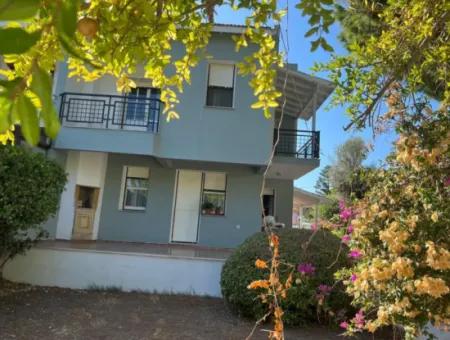 Villa With Large Garden Very Close To The Sea In Çeşme Ilica Altinyunus