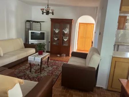 Villa With Large Garden Very Close To The Sea In Çeşme Ilica Altinyunus