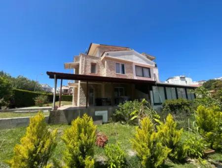 4 1 Villa For Sale With Garden In Çeşme Dalyan