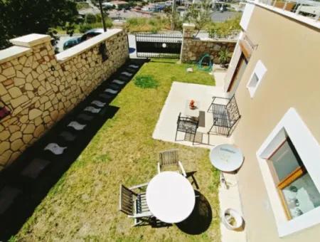 Seasonal Rent Large 2 1 Garden Floor Apartment In Cesme Center