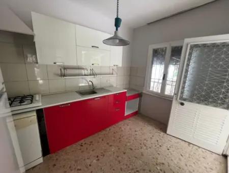 Detached House For Rent At The Seafront In Çeşme Ilica