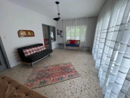 Detached House For Rent At The Seafront In Çeşme Ilica