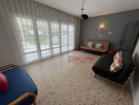 Detached House For Rent At The Seafront In Çeşme Ilica