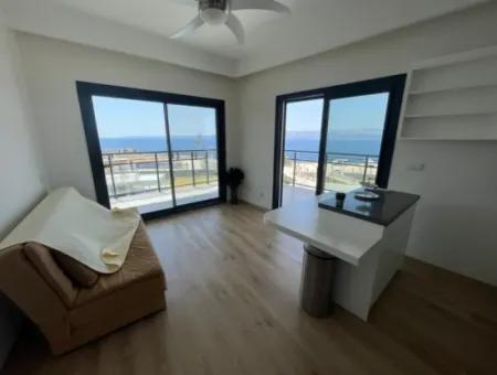 Full Sea Manz At Çeşme Ayasaranda. 2 In 1 Residence Apartment With Terrace