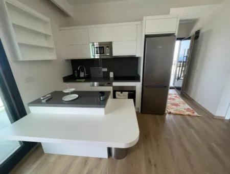 Full Sea Manz At Çeşme Ayasaranda. 2 In 1 Residence Apartment With Terrace