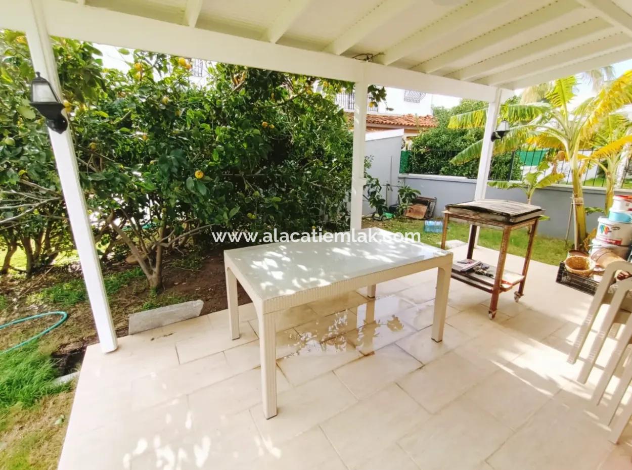 Çeşme Ilıca'da Oteller Bölgesinde Sezonluk Eşyalı Kiralık Villa