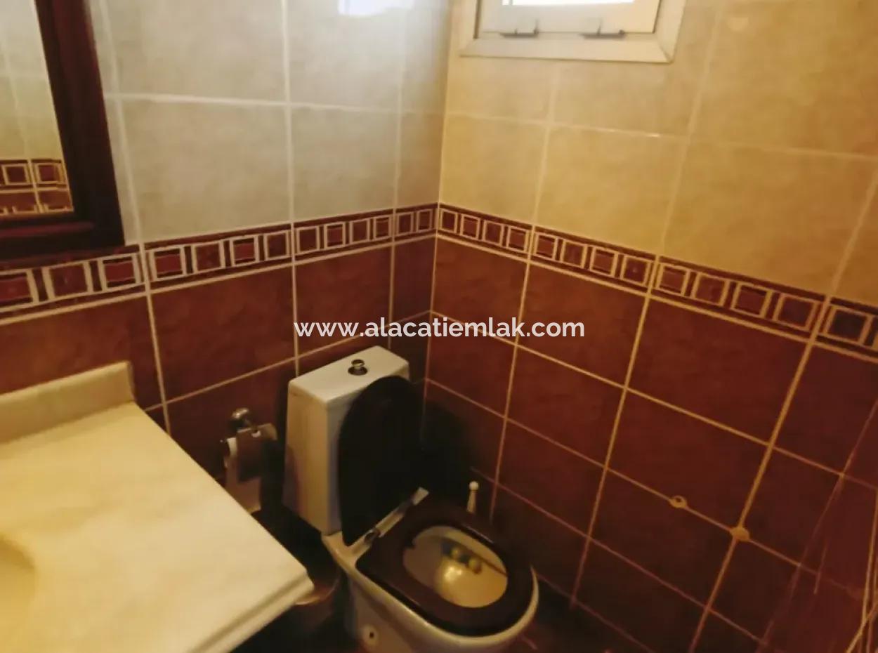 Çeşme Ilıca'da Oteller Bölgesinde Sezonluk Eşyalı Kiralık Villa