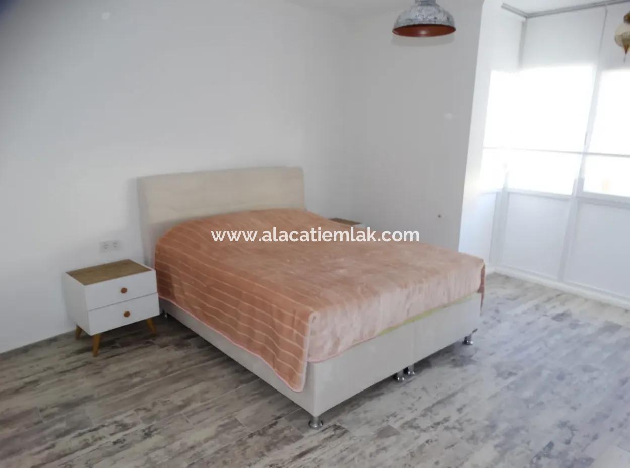 Alaçatı Köy İçinde Sezonluk Kiralık Full Eşyalı Villa