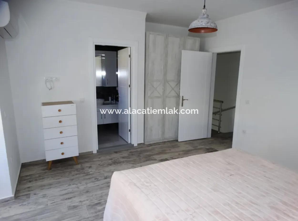 Alaçatı Köy İçinde Sezonluk Kiralık Full Eşyalı Villa