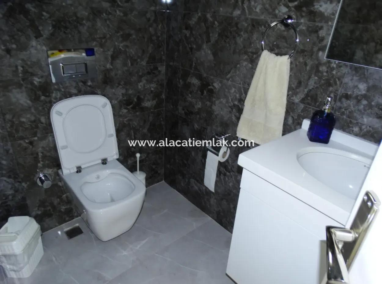 Alaçatı Köy İçinde Sezonluk Kiralık Full Eşyalı Villa