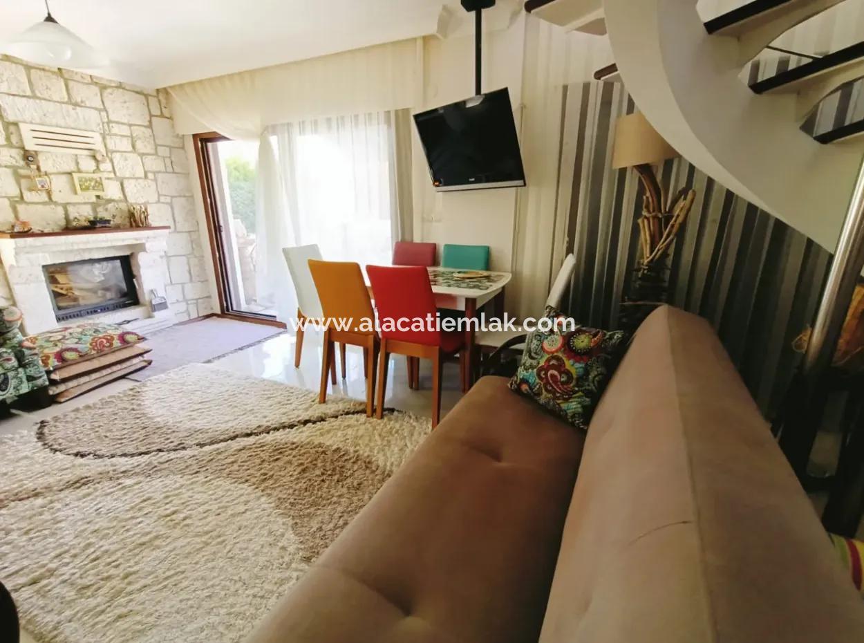 Alaçatı'da Sezonluk Kiralık 4+1 Müstakil Havuzlu Villa