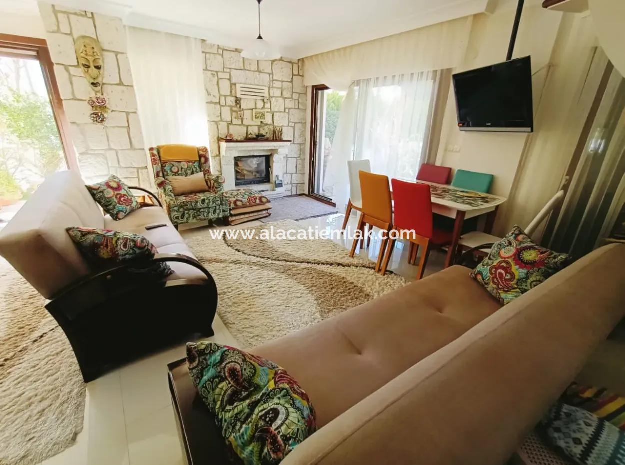 Alaçatı'da Sezonluk Kiralık 4+1 Müstakil Havuzlu Villa