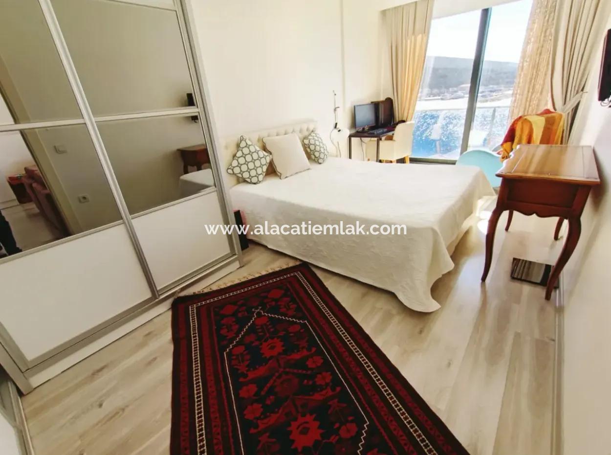 Çeşme Sezonluk Kiralık Full Deniz Manzaralı Daire