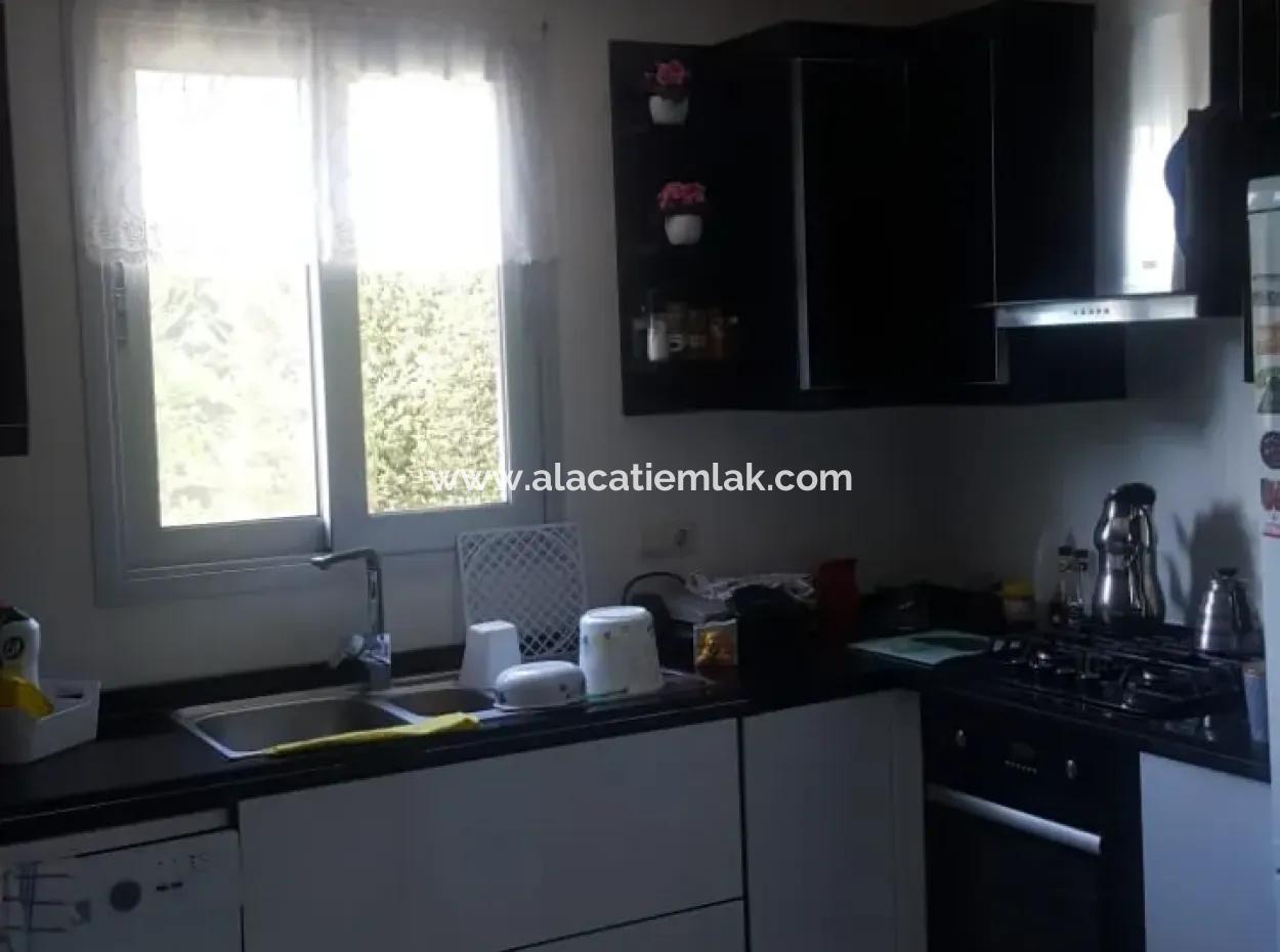 Çeşme Ilıca'da Müstakil Havuzlu Satılık Villa