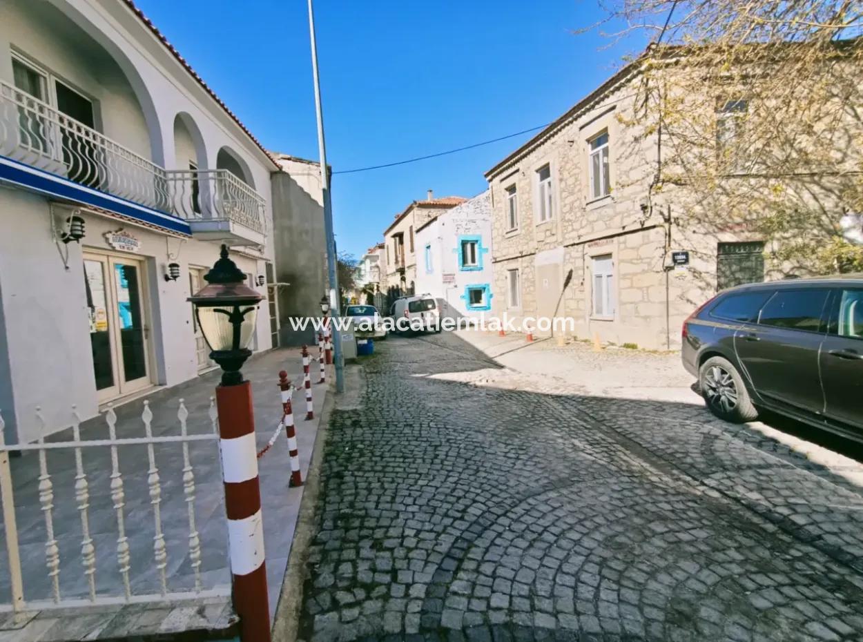 Alaçatı Hacımemiş'te Satılık Butik Otel Olmaya Uygun Rum Evi