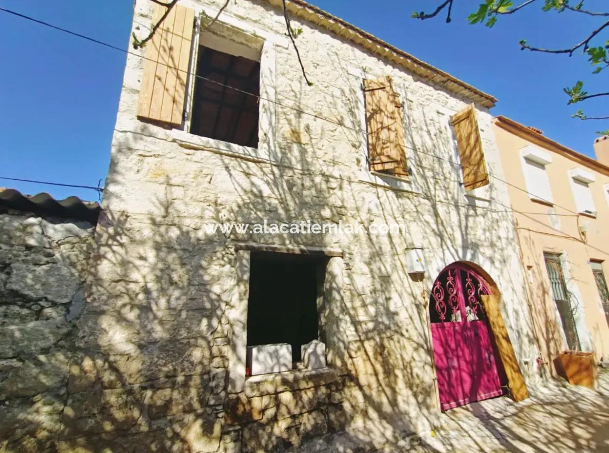 Alaçatı Hacımemiş'te Satılık Butik Otel Olmaya Uygun Rum Evi