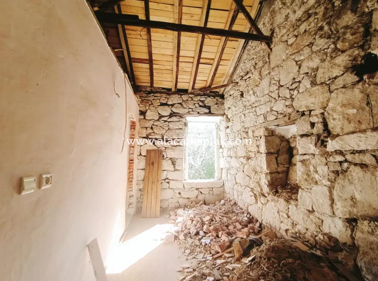 Alaçatı Hacımemiş'te Satılık Butik Otel Olmaya Uygun Rum Evi