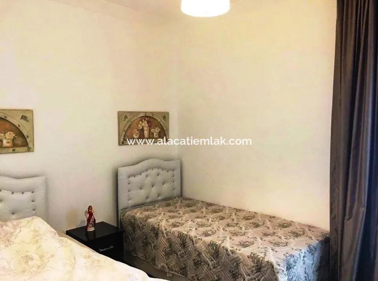 Çeşme'de Ayayorgi'ye Çok Yakın Ağustos Ayı Kiralık Havuzlu Villa