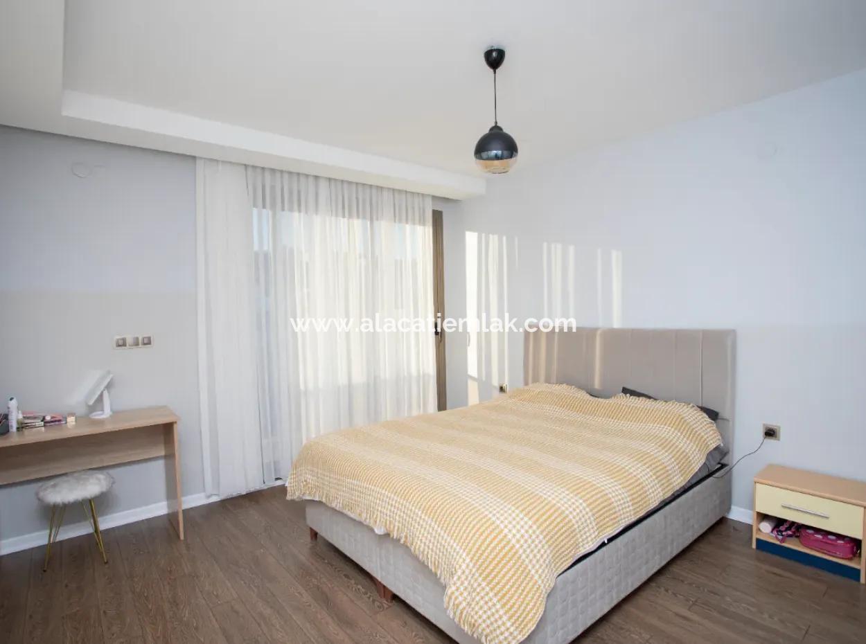 Çeşme Ayayorgi'ye Ağusts Ayı  Kiralık Havuzlu Villa
