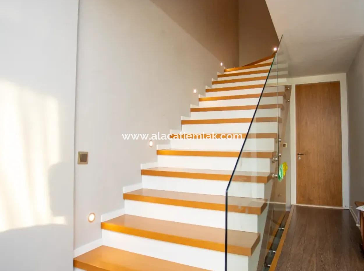 Çeşme Ayayorgi'ye Ağusts Ayı  Kiralık Havuzlu Villa