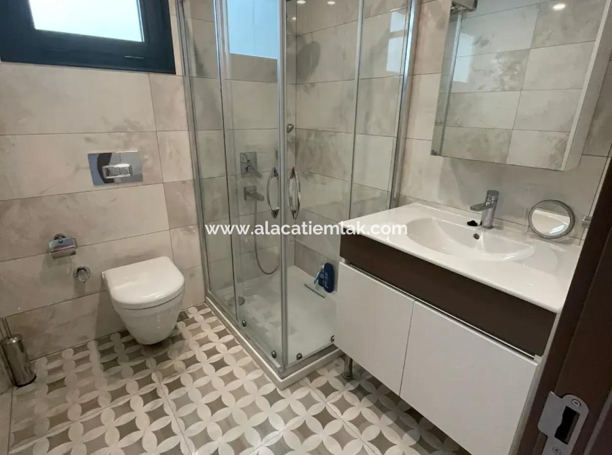 Çeşme Dalyan'da Denize Sıfır Deniz Manzaralı Dublex Daire